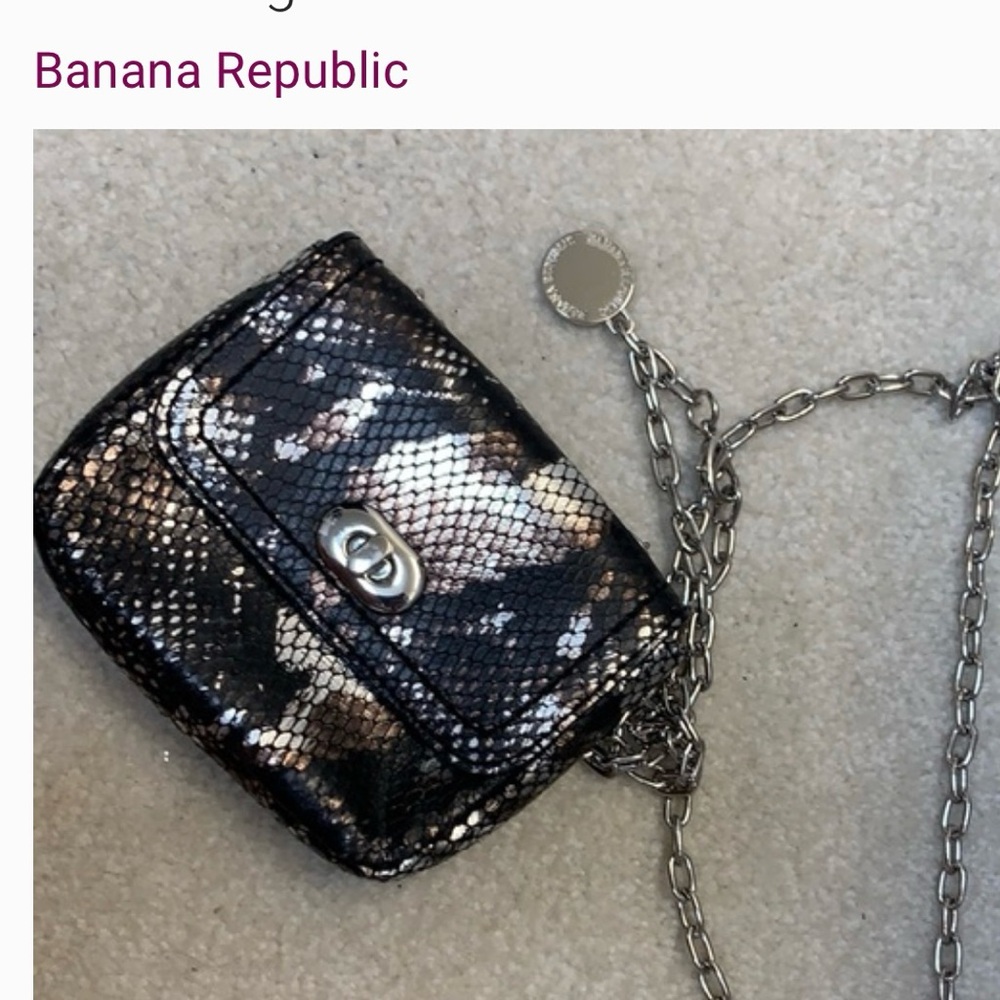 Banana Republic Shiny Silver Round Charm